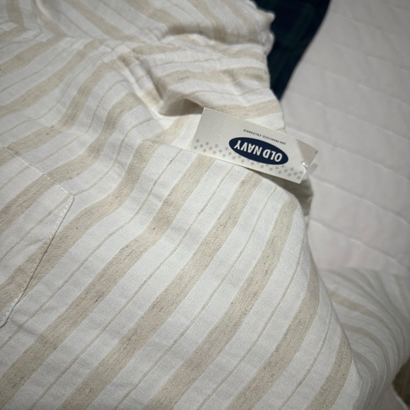 Men’s Stripped Short Sleeve Button Down - Picture 4 of 4